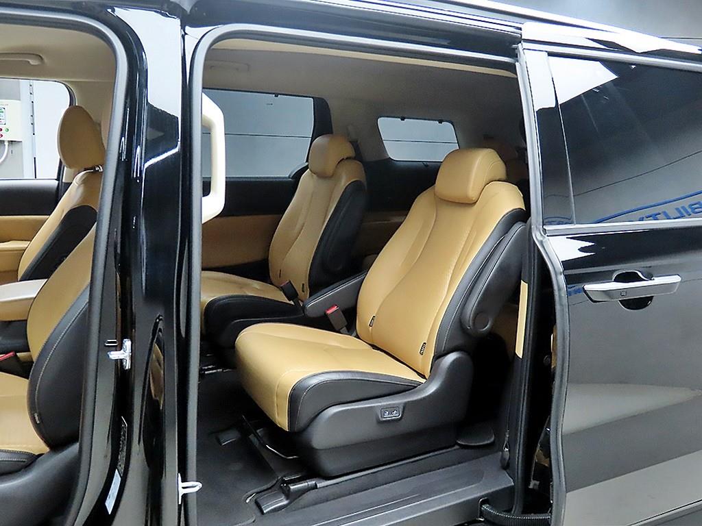 KIA Carnival - Vista 6