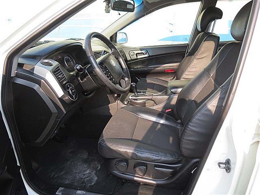 Ssangyong Korando - Vista 11