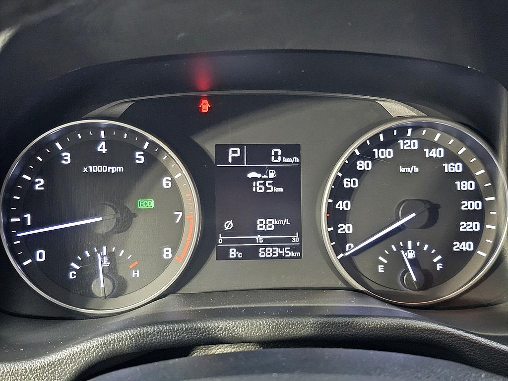 HYUNDAI Avante - Vista 7