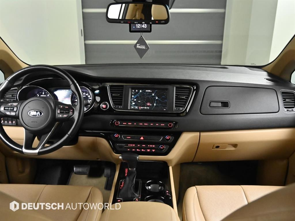 KIA Carnival - Vista 7