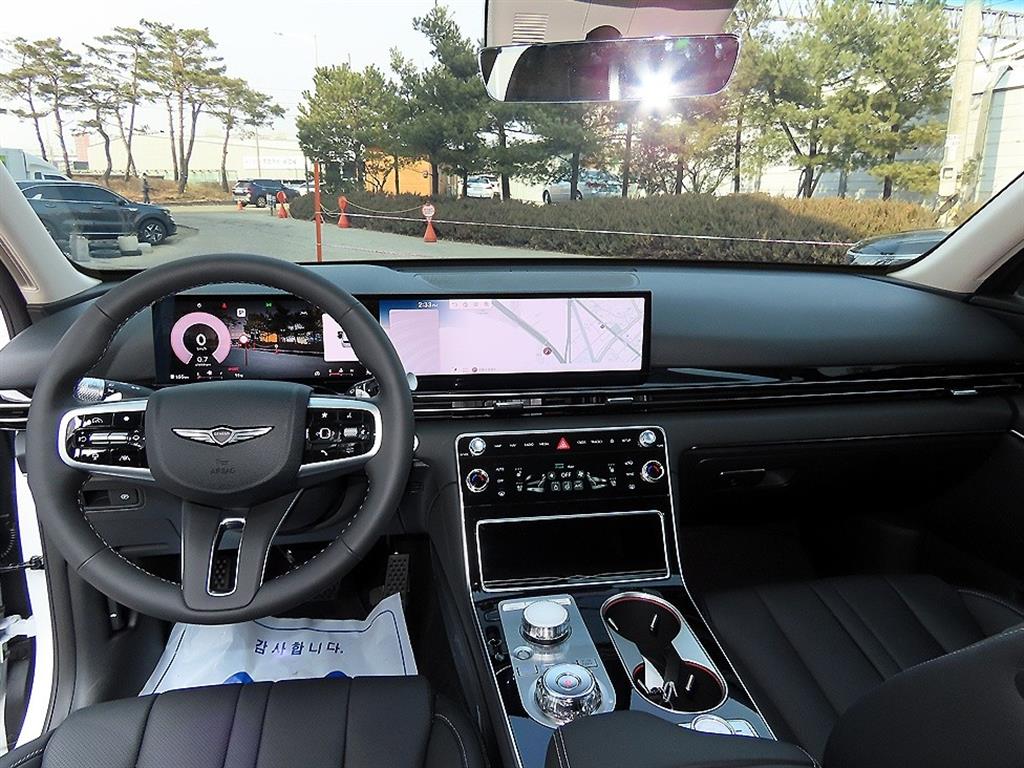 Genesis GV80 - Vista 7