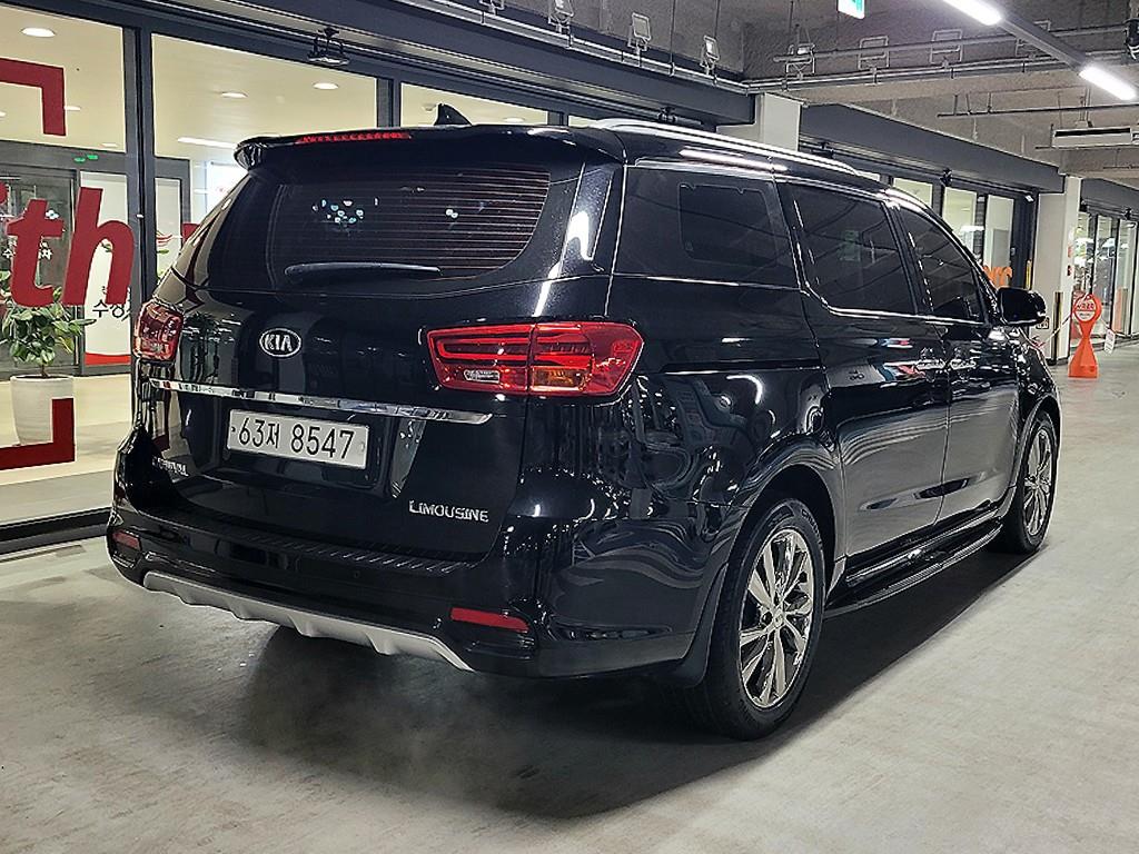 KIA Carnival - Vista 4