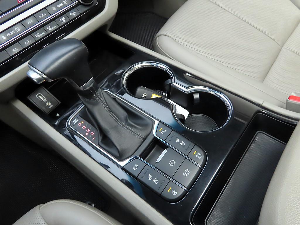 KIA Carnival - Vista 10