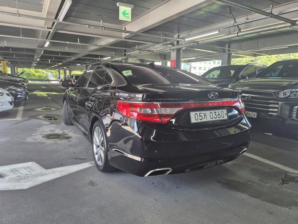 HYUNDAI Grandeur - Vista 4