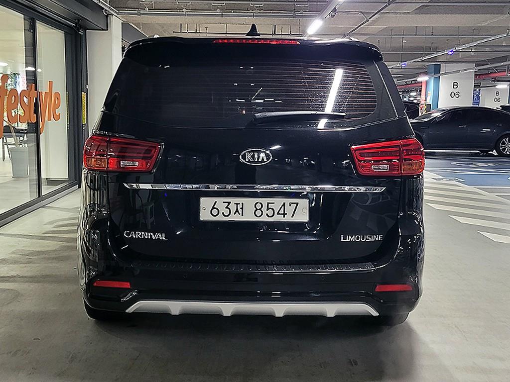 KIA Carnival - Vista 5