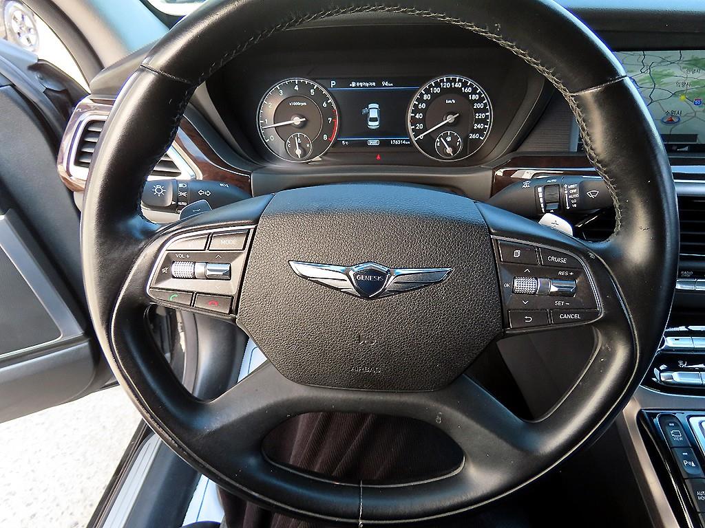 Genesis EQ900 - Vista 8