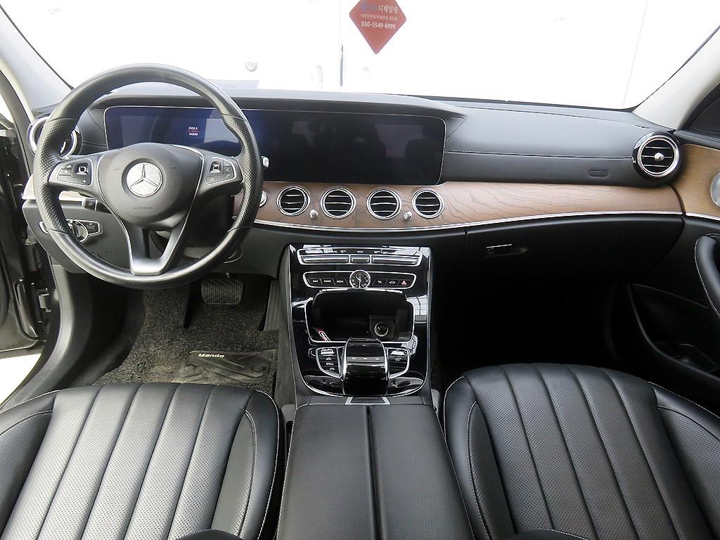 Mercedes Benz E class - Vista 8