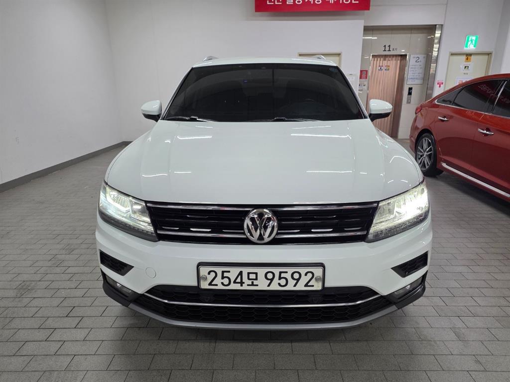 Volkswagen Tiguan 2020 Blanco - Importación desde Corea - HF Imports Iquique - Foto 1