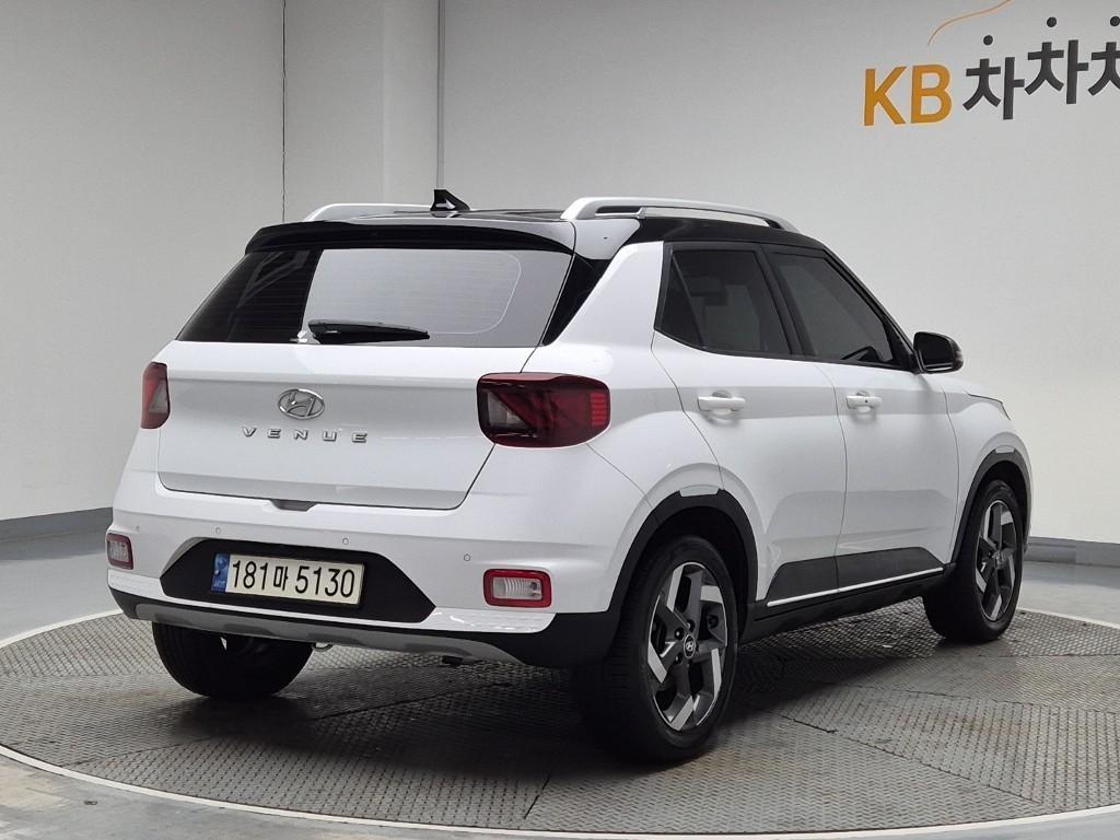 HYUNDAI Venue - Vista 3