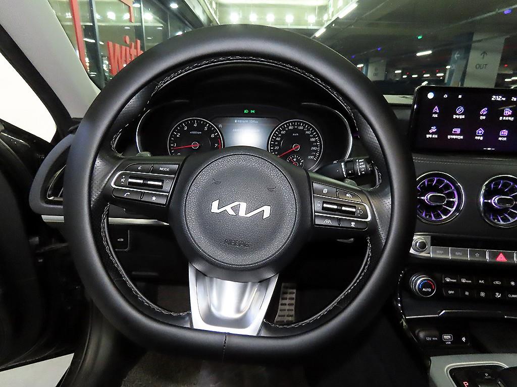 KIA Stinger - Vista 8