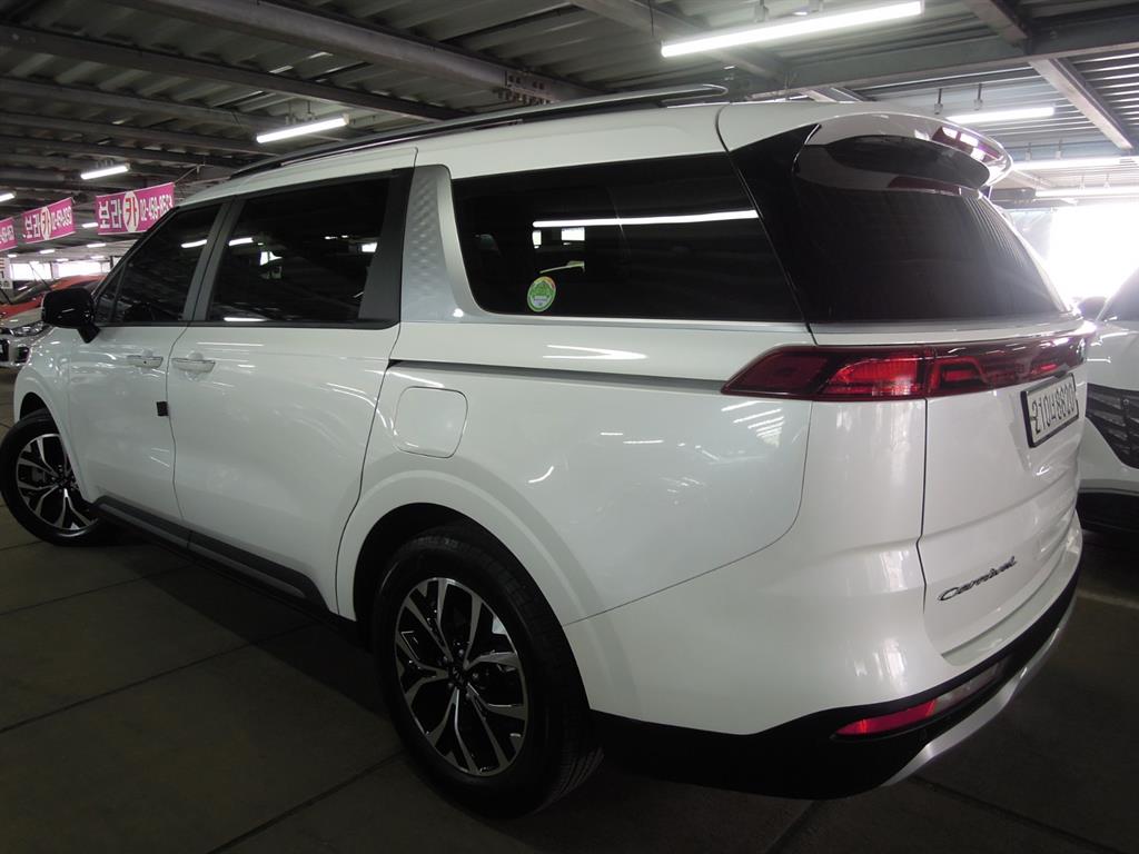 KIA Carnival - Vista 5