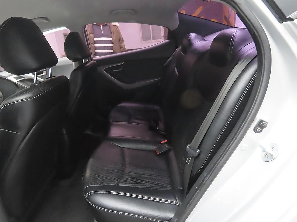 HYUNDAI Avante 2011 Gris - Importación desde Corea - HF Imports Iquique - Foto 10