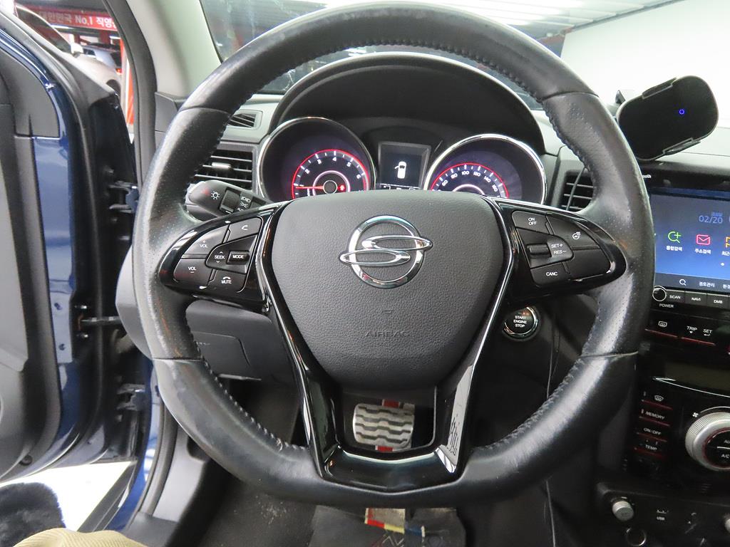 Ssangyong Tivoli - Vista 8