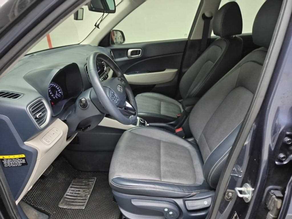 HYUNDAI Venue - Vista 11