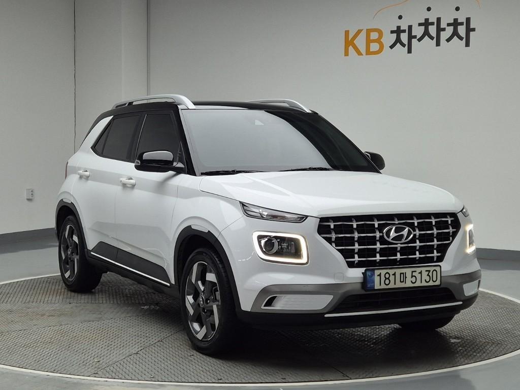 HYUNDAI Venue - Vista 4