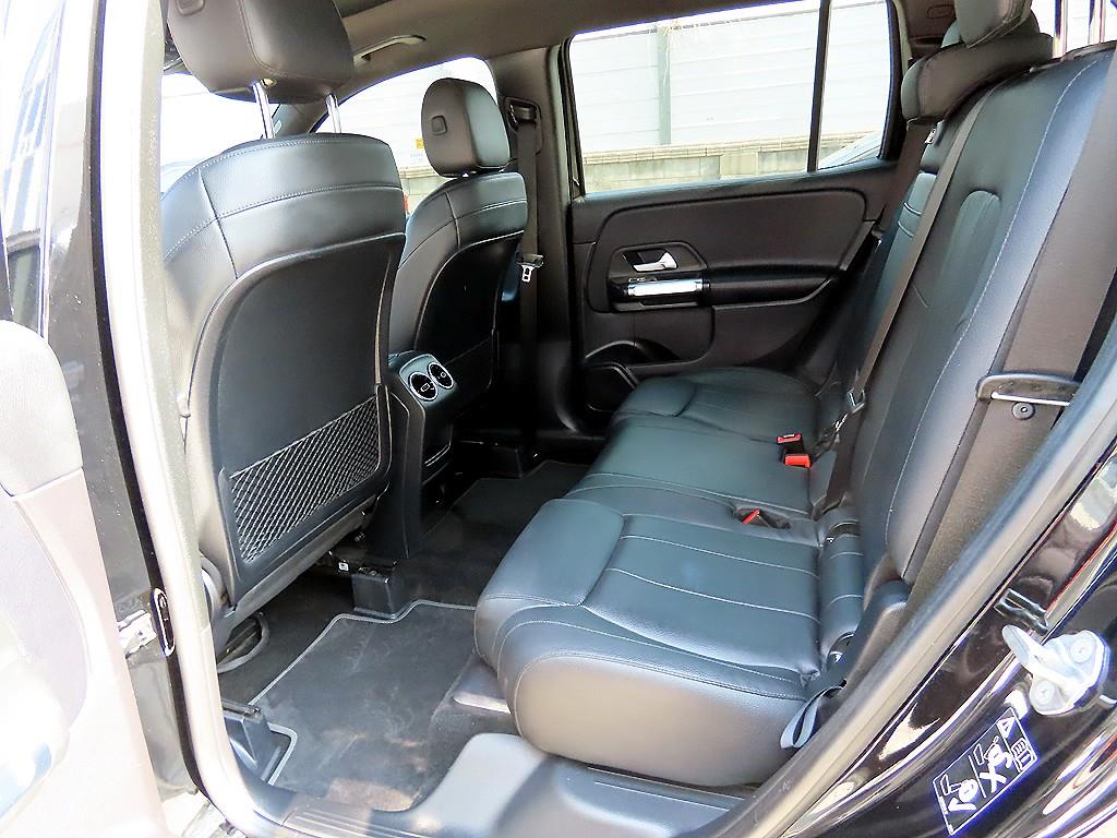 Mercedes Benz GLB Class - Vista 6