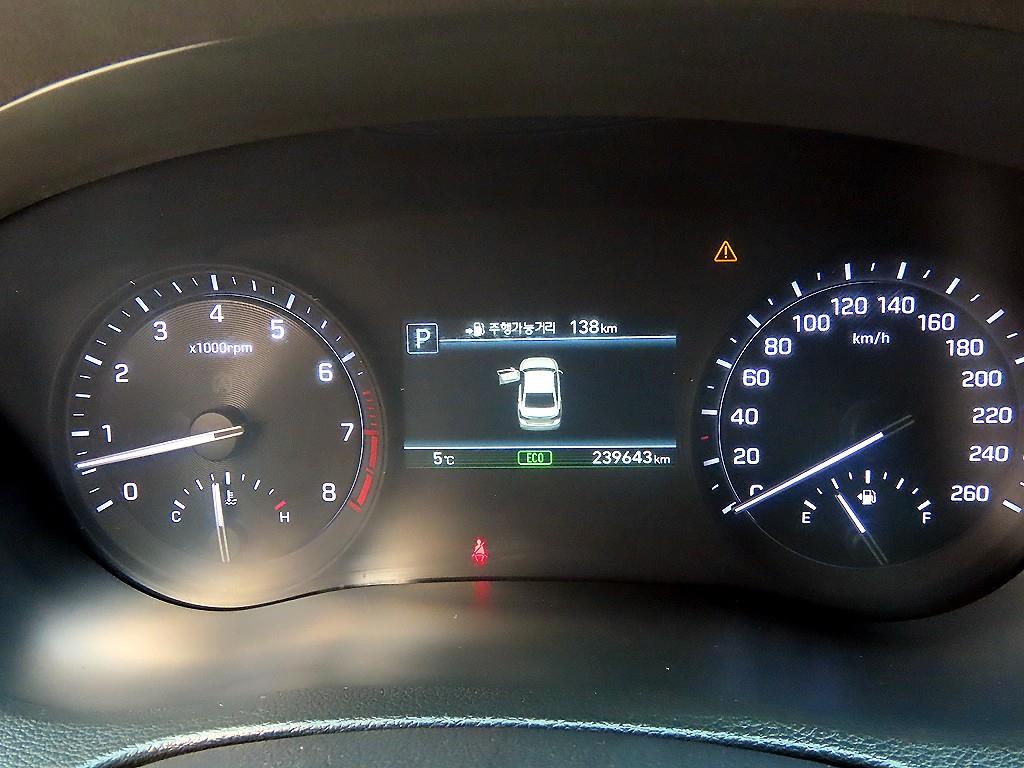 Genesis G80 - Vista 9