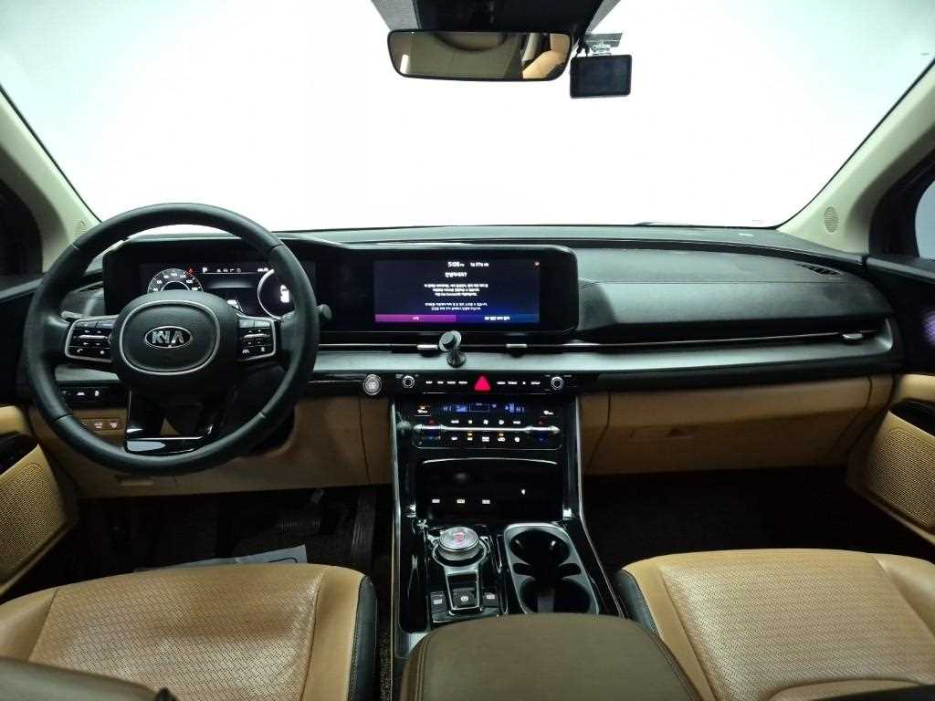 KIA Carnival - Vista 7