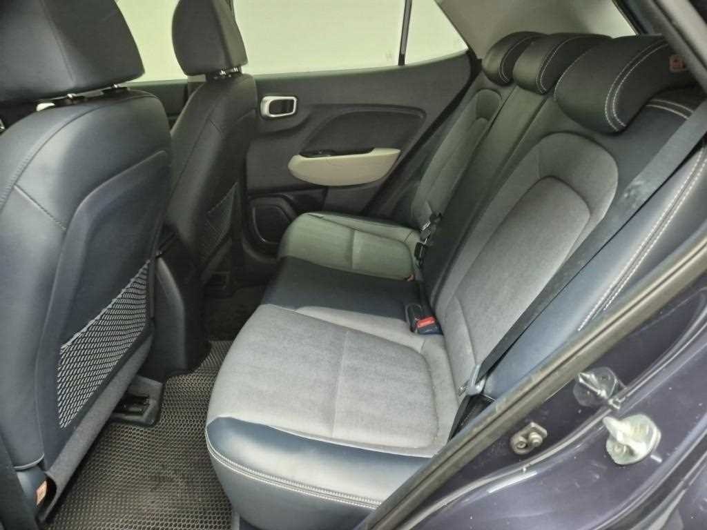 HYUNDAI Venue - Vista 12