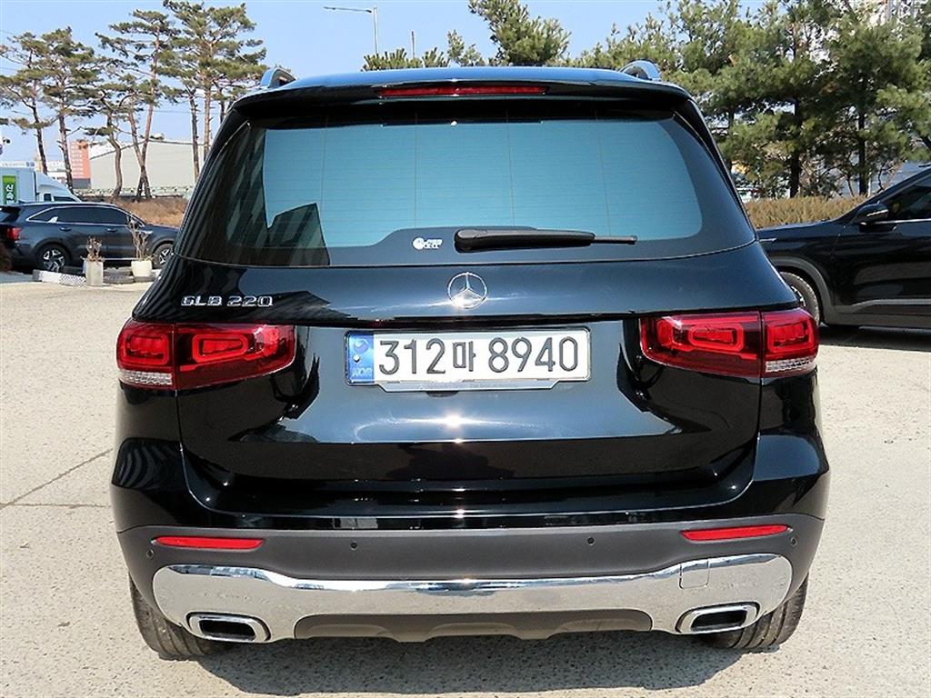 Mercedes Benz GLB Class - Vista 4