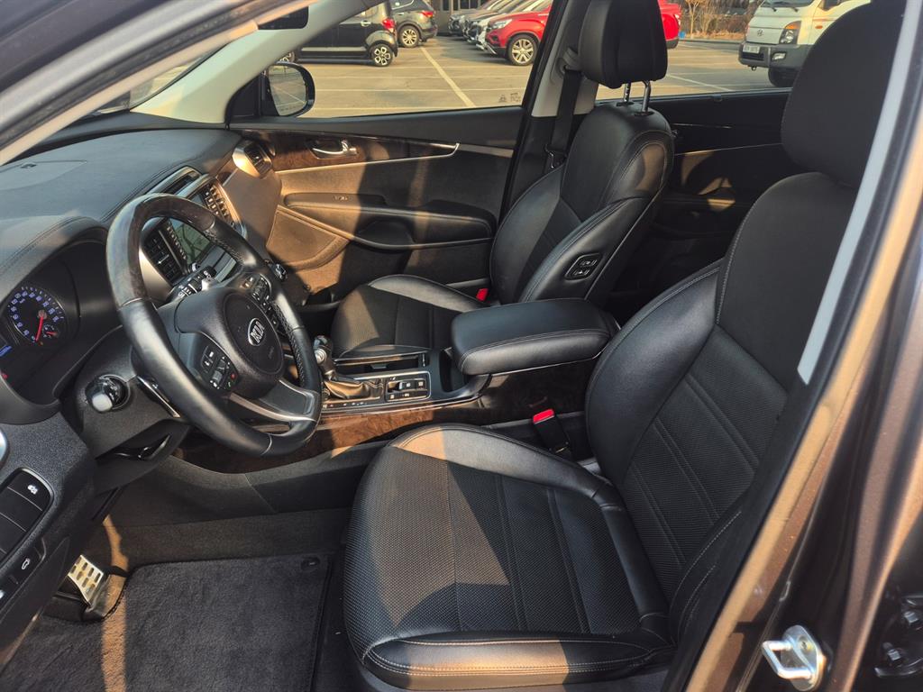 KIA Sorento - Vista 7