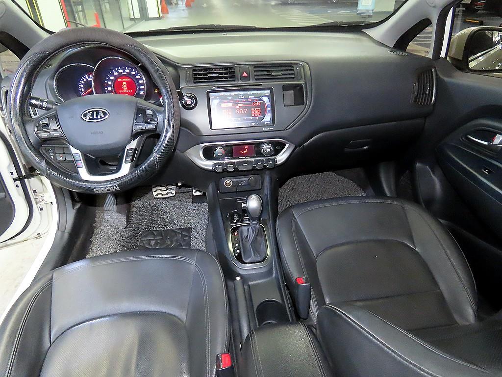 KIA Pride - Vista 10