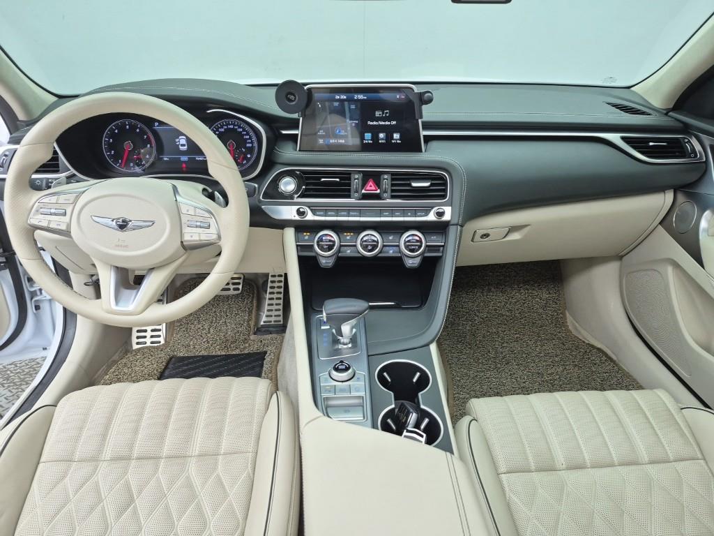 Genesis G70 - Vista 5