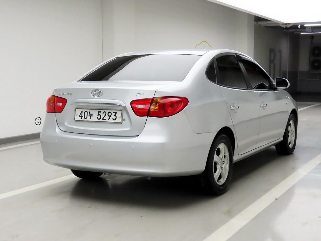 HYUNDAI Avante - Vista 4