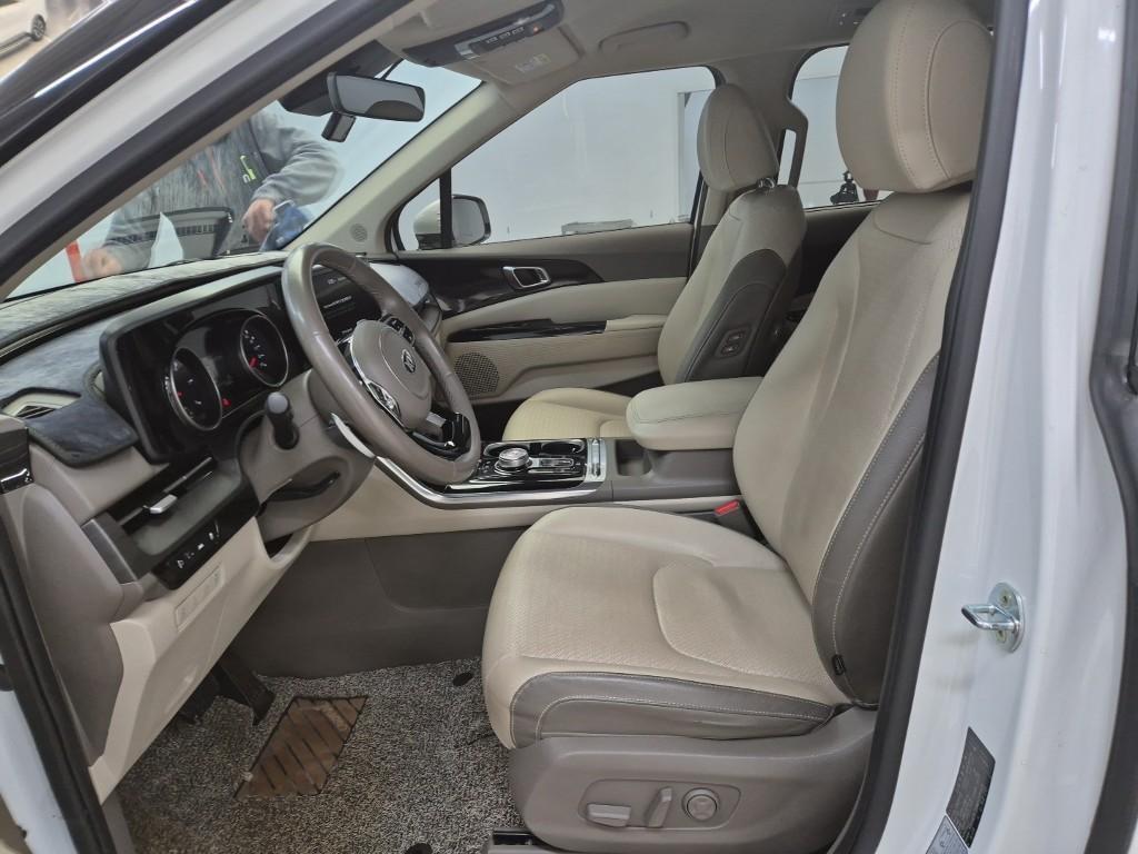 KIA Carnival - Vista 9