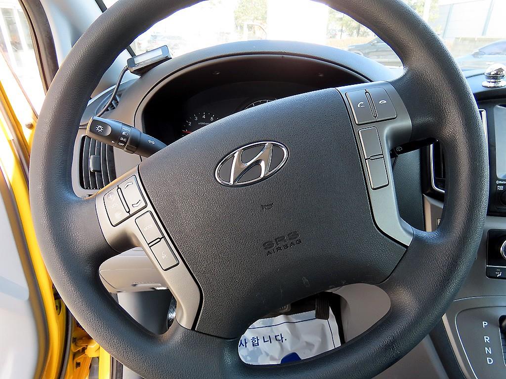 HYUNDAI Starex - Vista 9