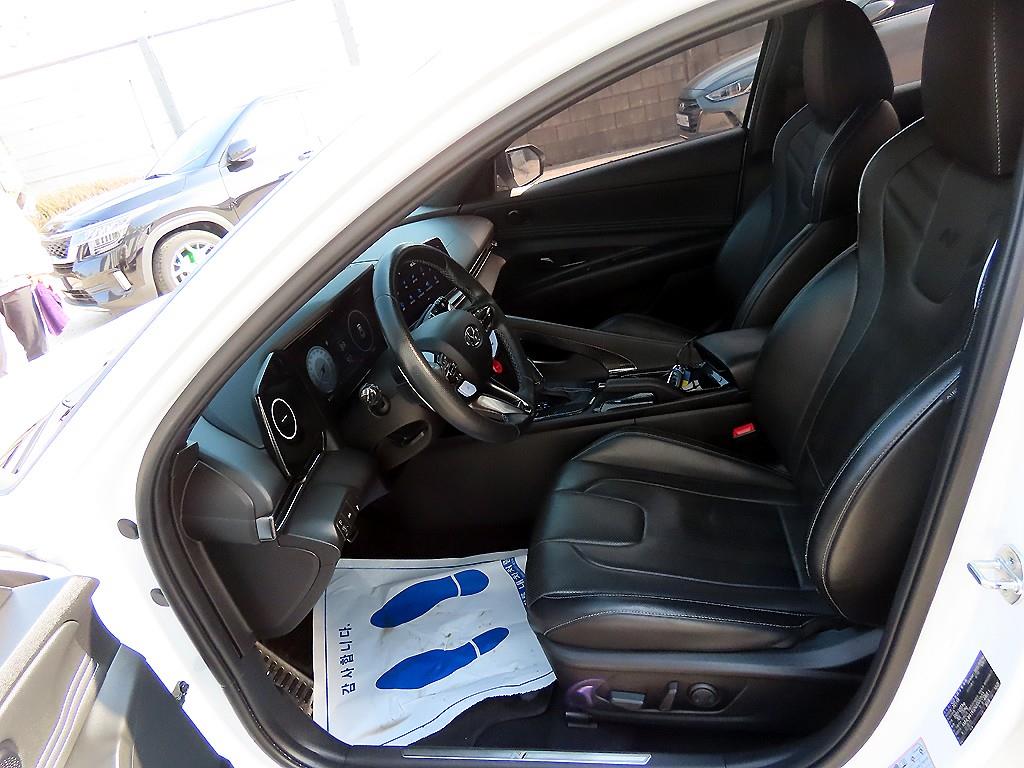 HYUNDAI Avante - Vista 5