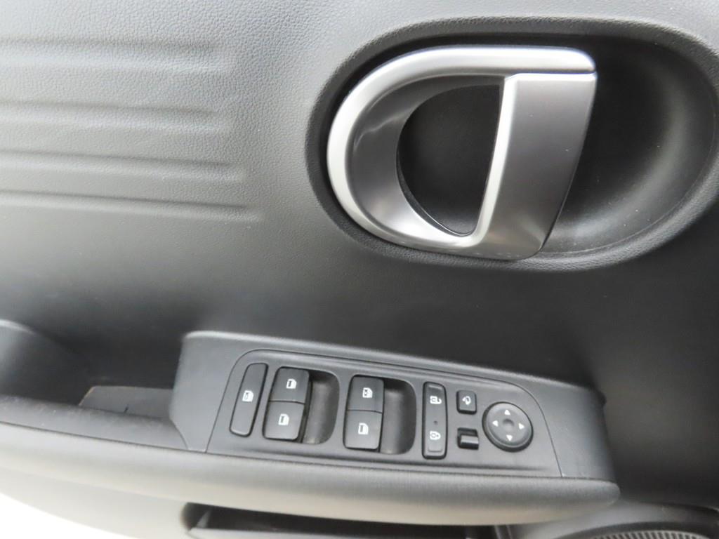 HYUNDAI Casper - Vista 9