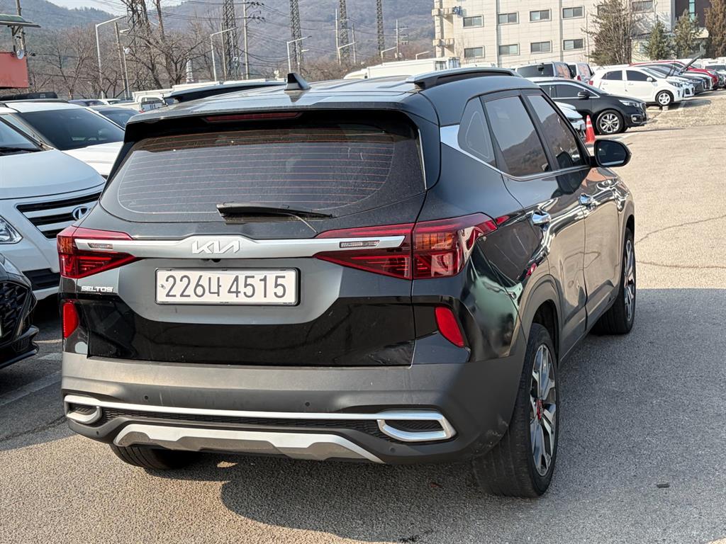 KIA Seltos - Vista 6