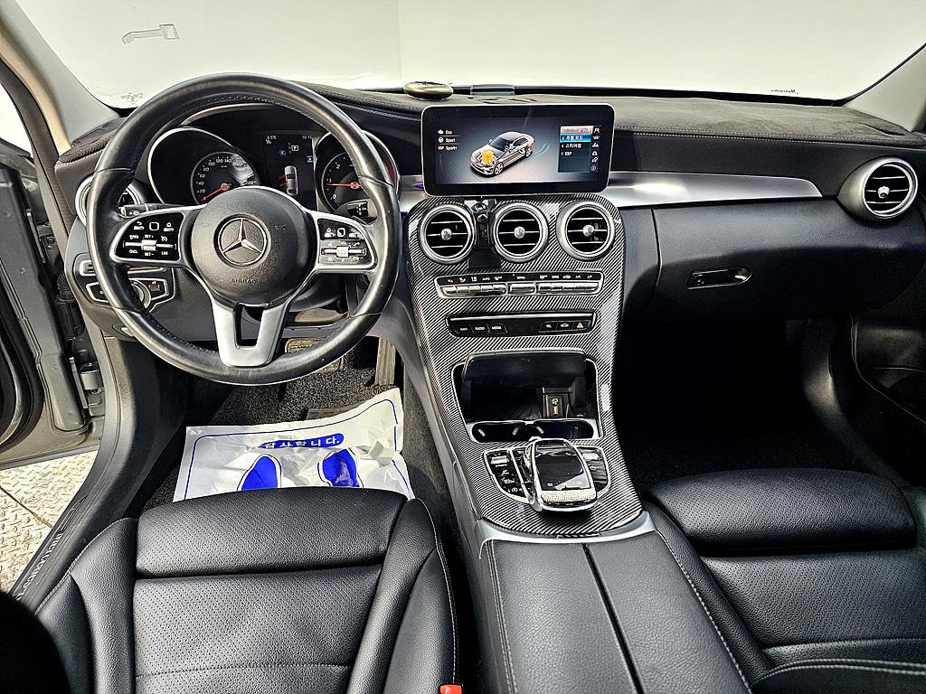 Mercedes Benz C Class - Vista 5