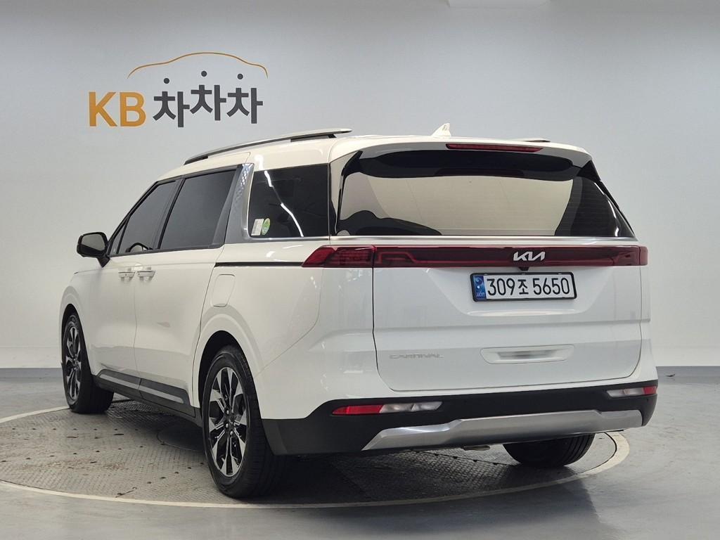 KIA Carnival - Vista 2
