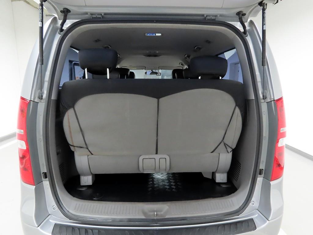 HYUNDAI Starex - Vista 5