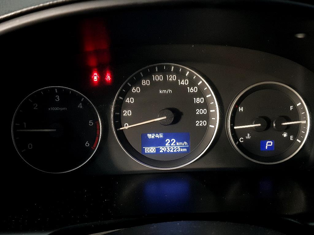 HYUNDAI Starex - Vista 7