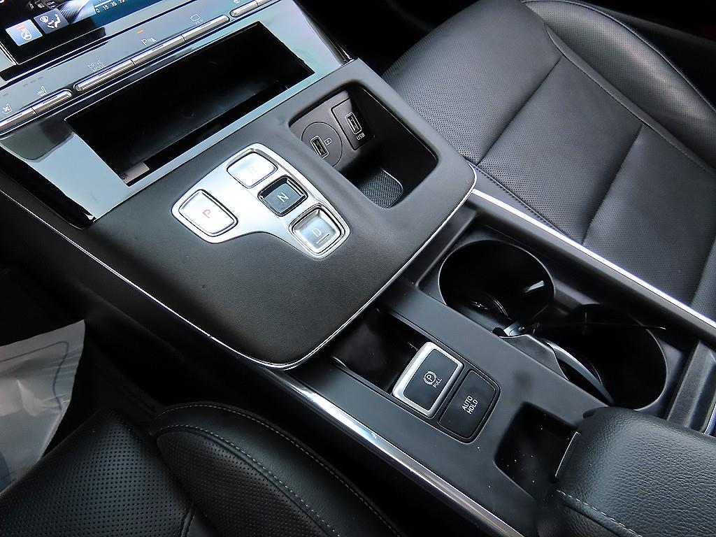 HYUNDAI Grandeur - Vista 10