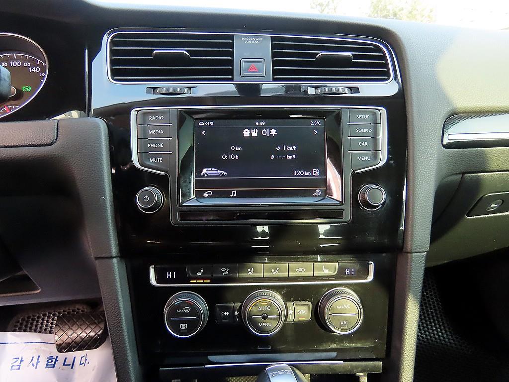 Volkswagen Golf - Vista 12