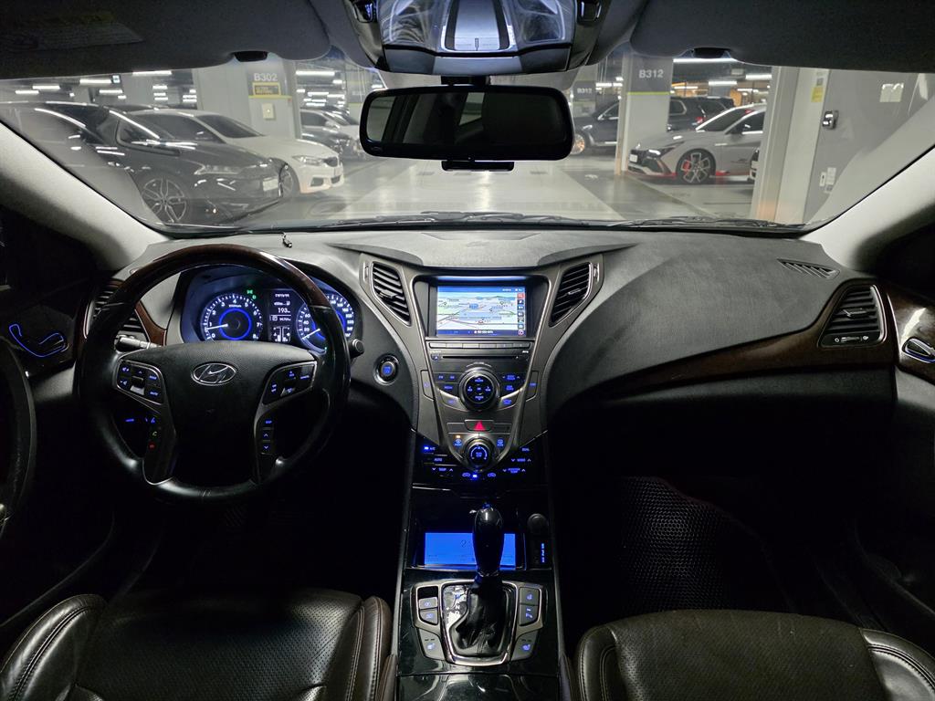 HYUNDAI Grandeur - Vista 7