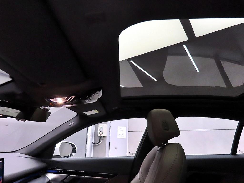 BMW 5 Series 2024 Blanco - Importación desde Corea - HF Imports Iquique - Foto 17