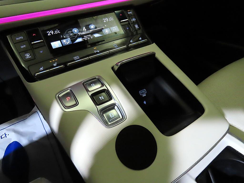 HYUNDAI Grandeur - Vista 12