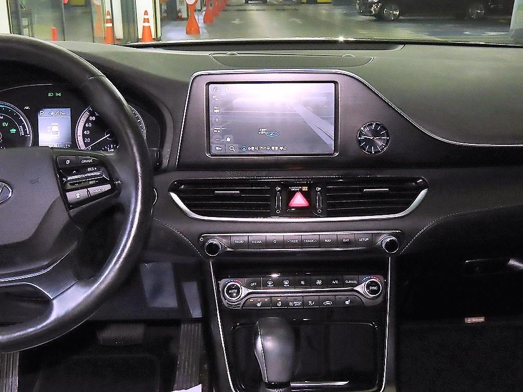 HYUNDAI Grandeur - Vista 11