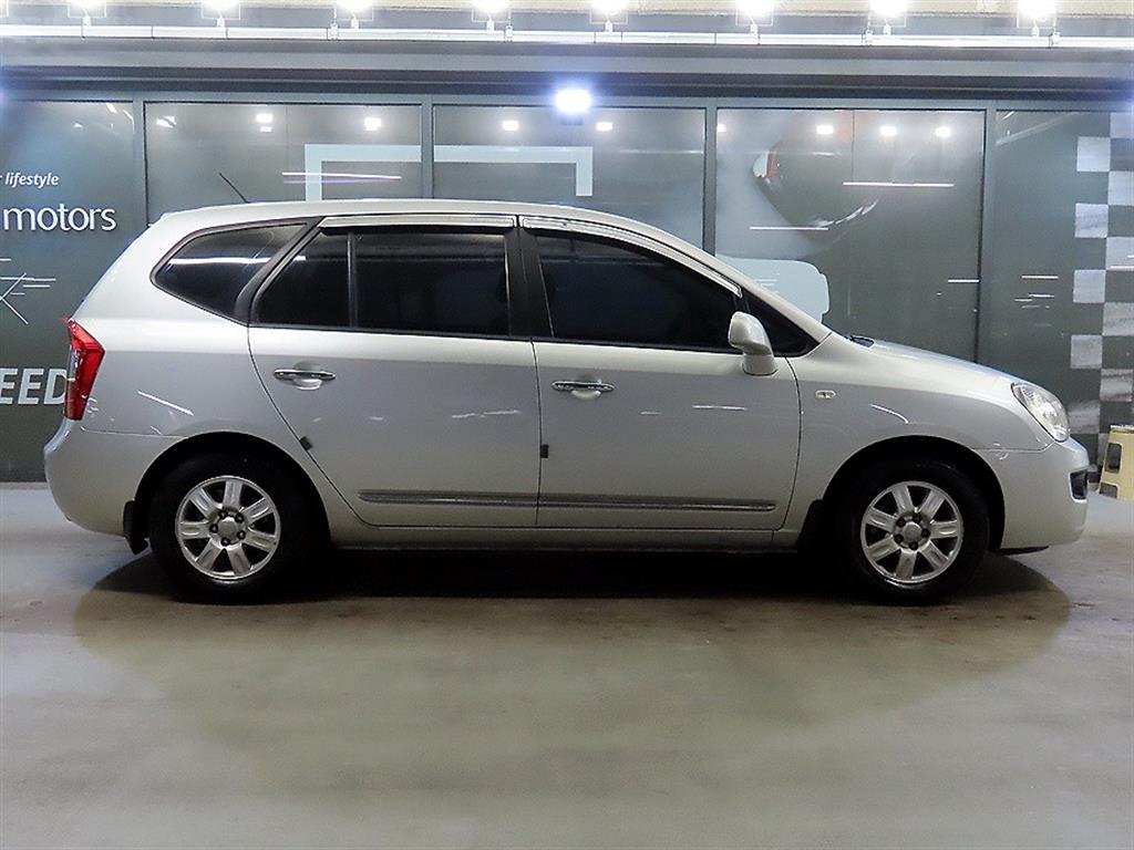 KIA Carens - Vista 3