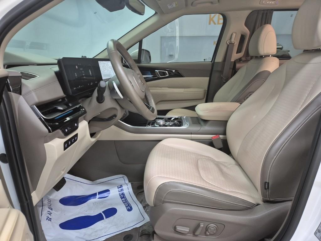 KIA Carnival - Vista 11