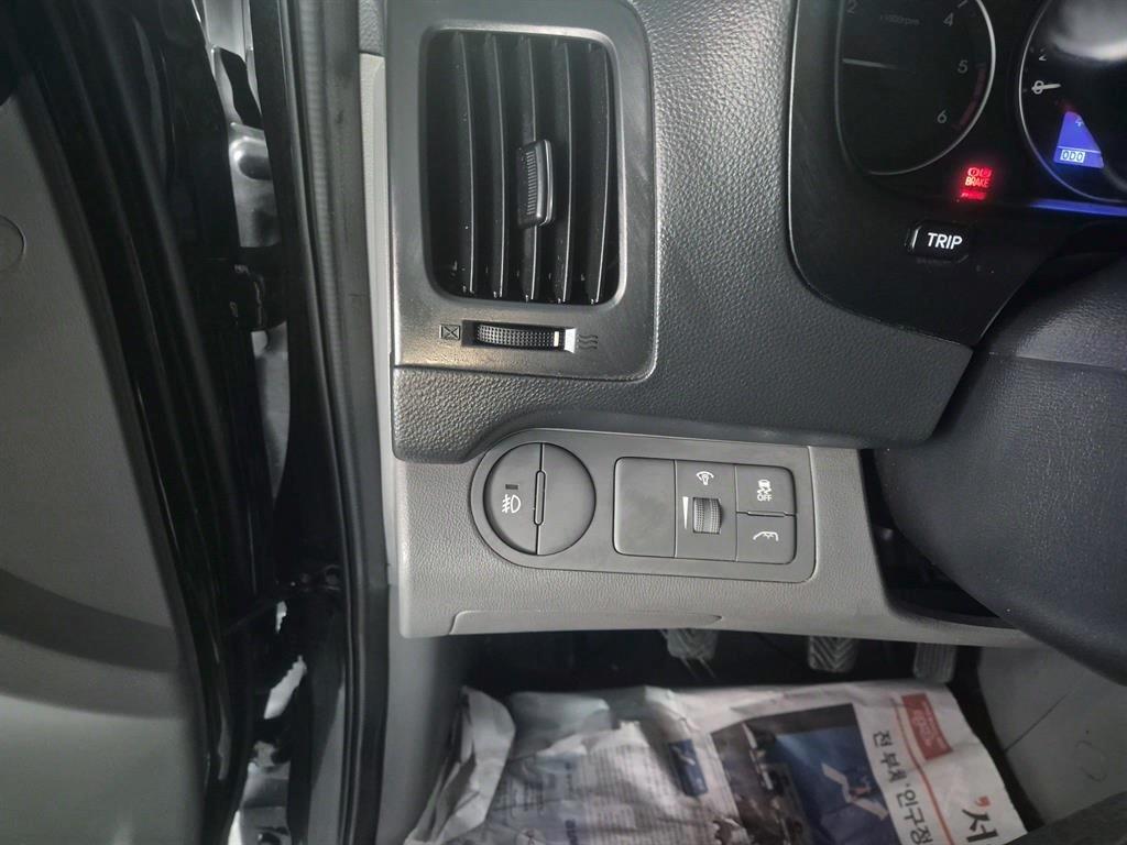 HYUNDAI Starex - Vista 12