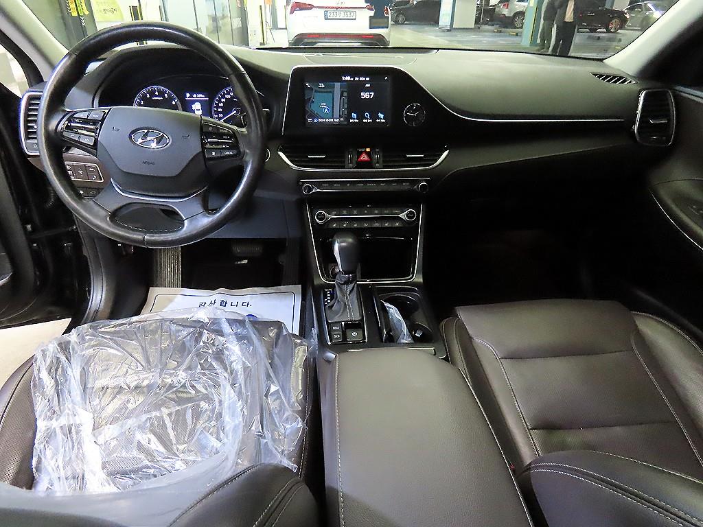 HYUNDAI Grandeur - Vista 10