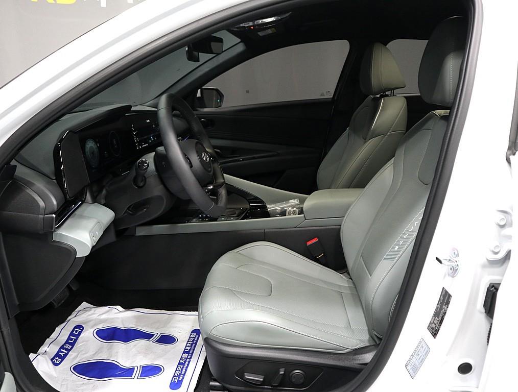 HYUNDAI Avante - Vista 9