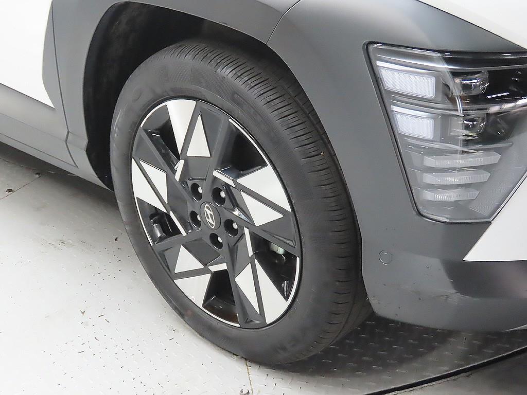 HYUNDAI Kona - Vista 9