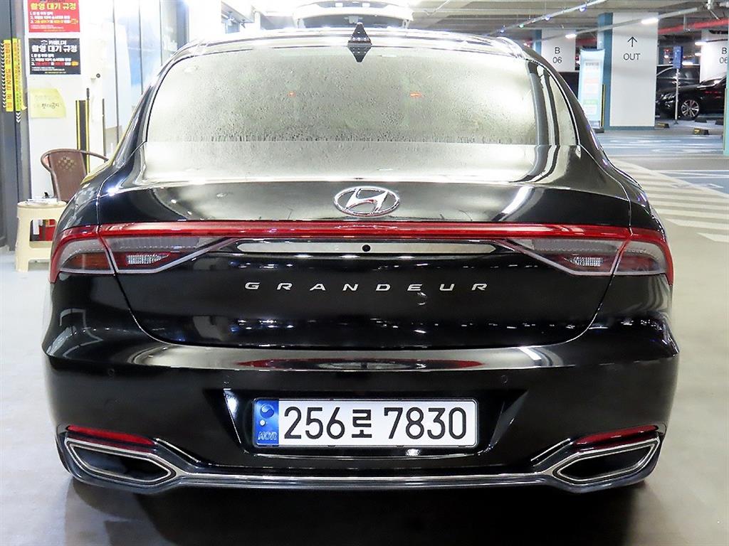 HYUNDAI Grandeur - Vista 3